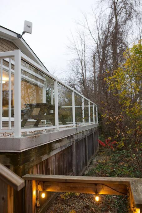 Cozy Waterfront Cottage