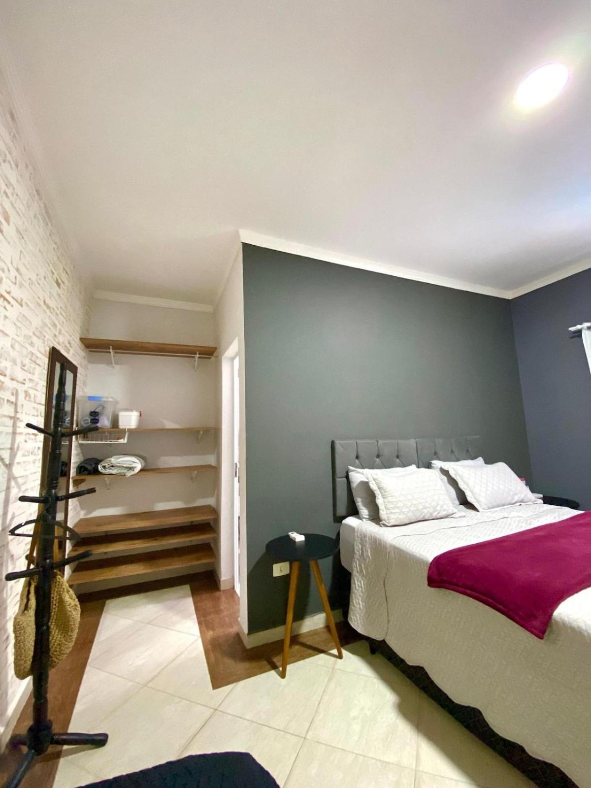 CASA PARIS · piscina aquecida, em condomínio, 4 suítes maravilhosa
