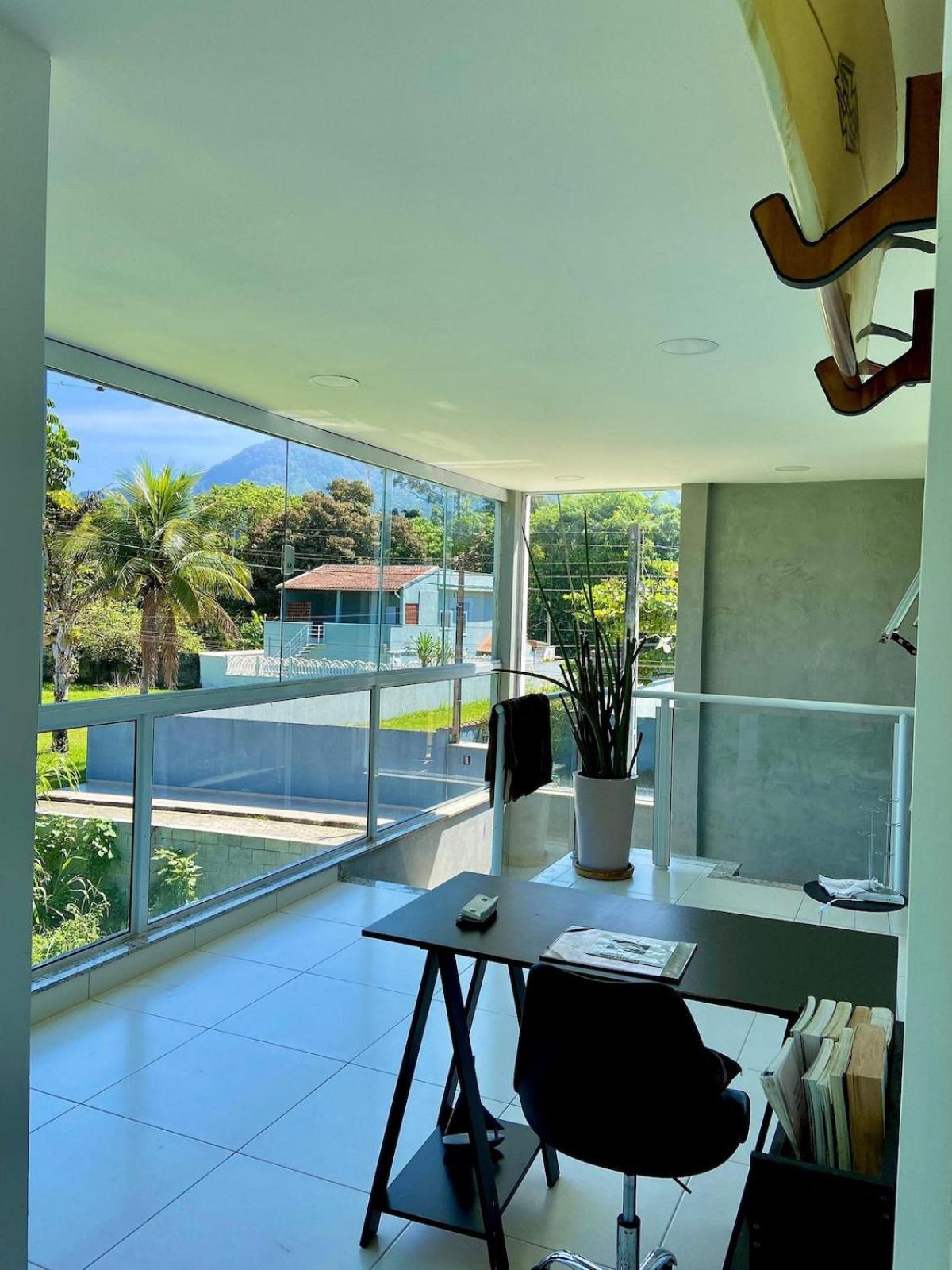 CASA PARIS · piscina aquecida, em condomínio, 4 suítes maravilhosa