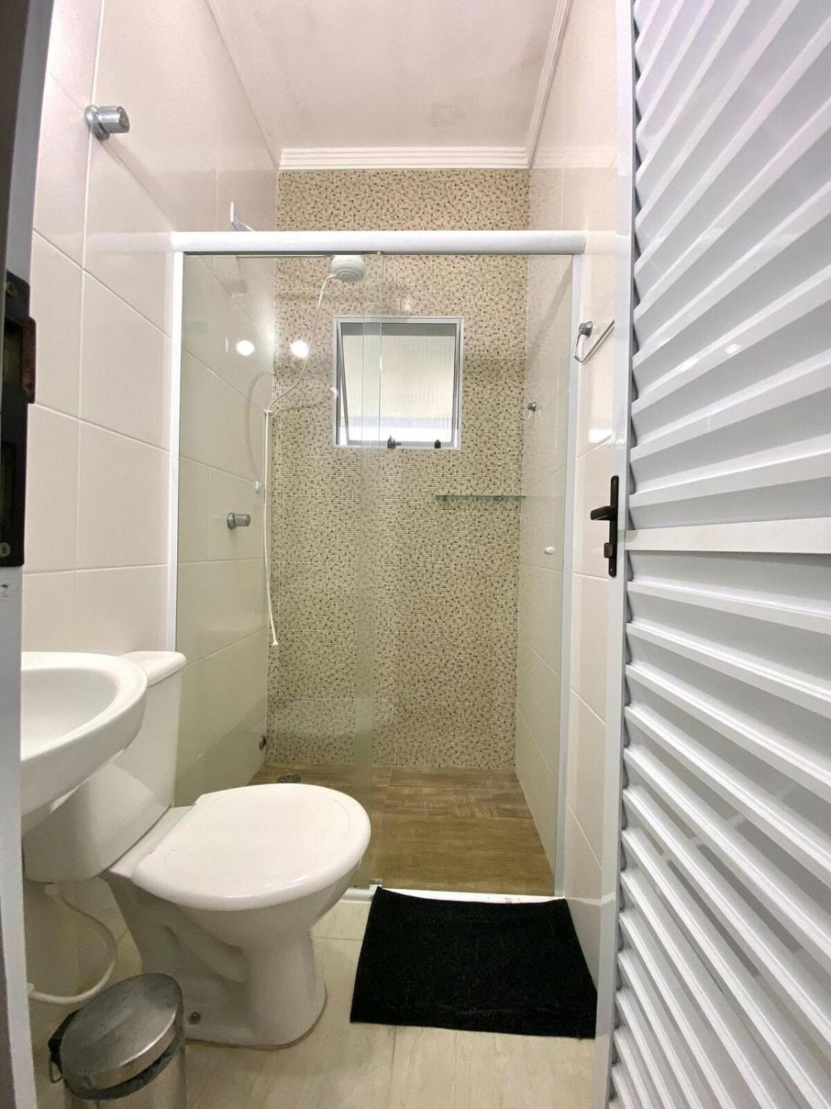 CASA PARIS · piscina aquecida, em condomínio, 4 suítes maravilhosa
