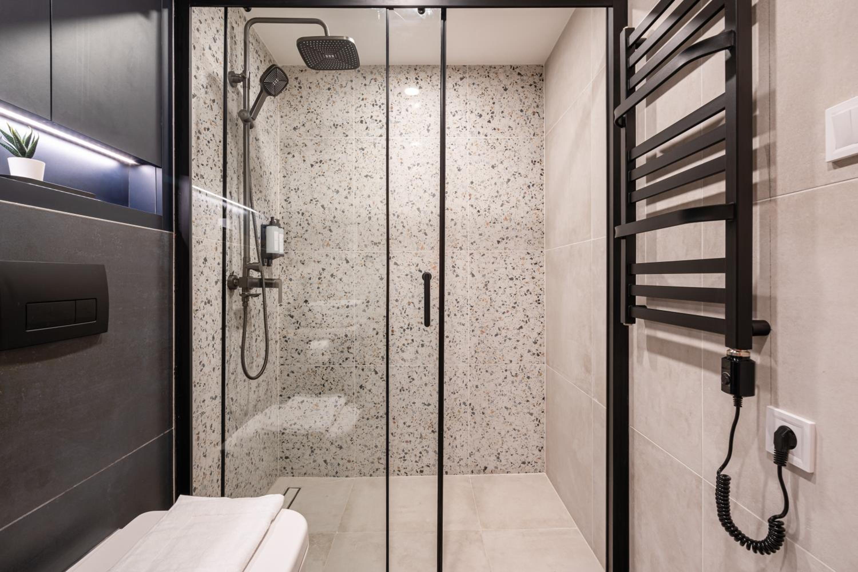 E44 - Erzsébet Boulevard Residence - Best Location by BQA view 3