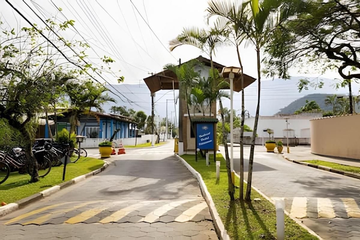 CASA PARIS · piscina aquecida, em condomínio, 4 suítes maravilhosa