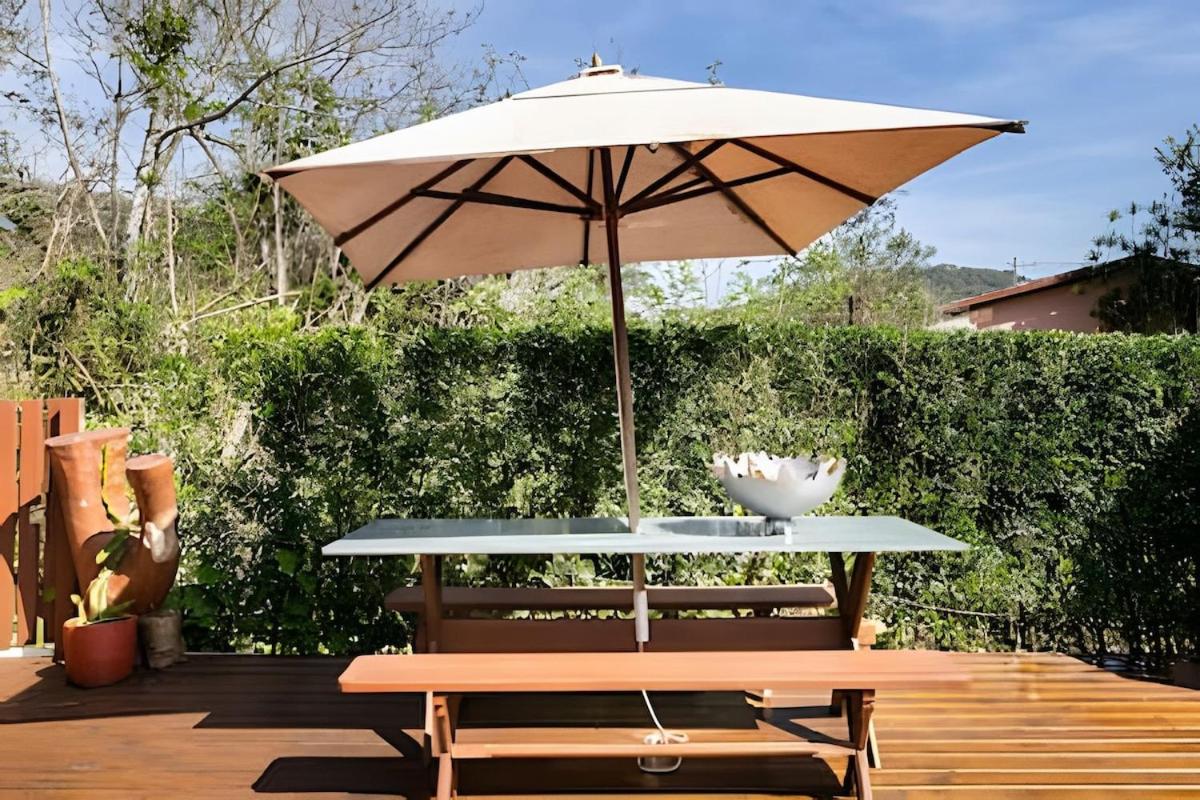CASA PARIS · piscina aquecida, em condomínio, 4 suítes maravilhosa