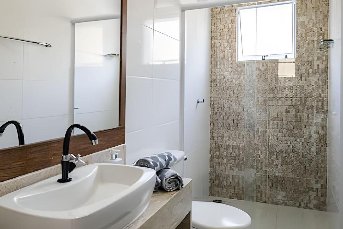 CASA PARIS · piscina aquecida, em condomínio, 4 suítes maravilhosa