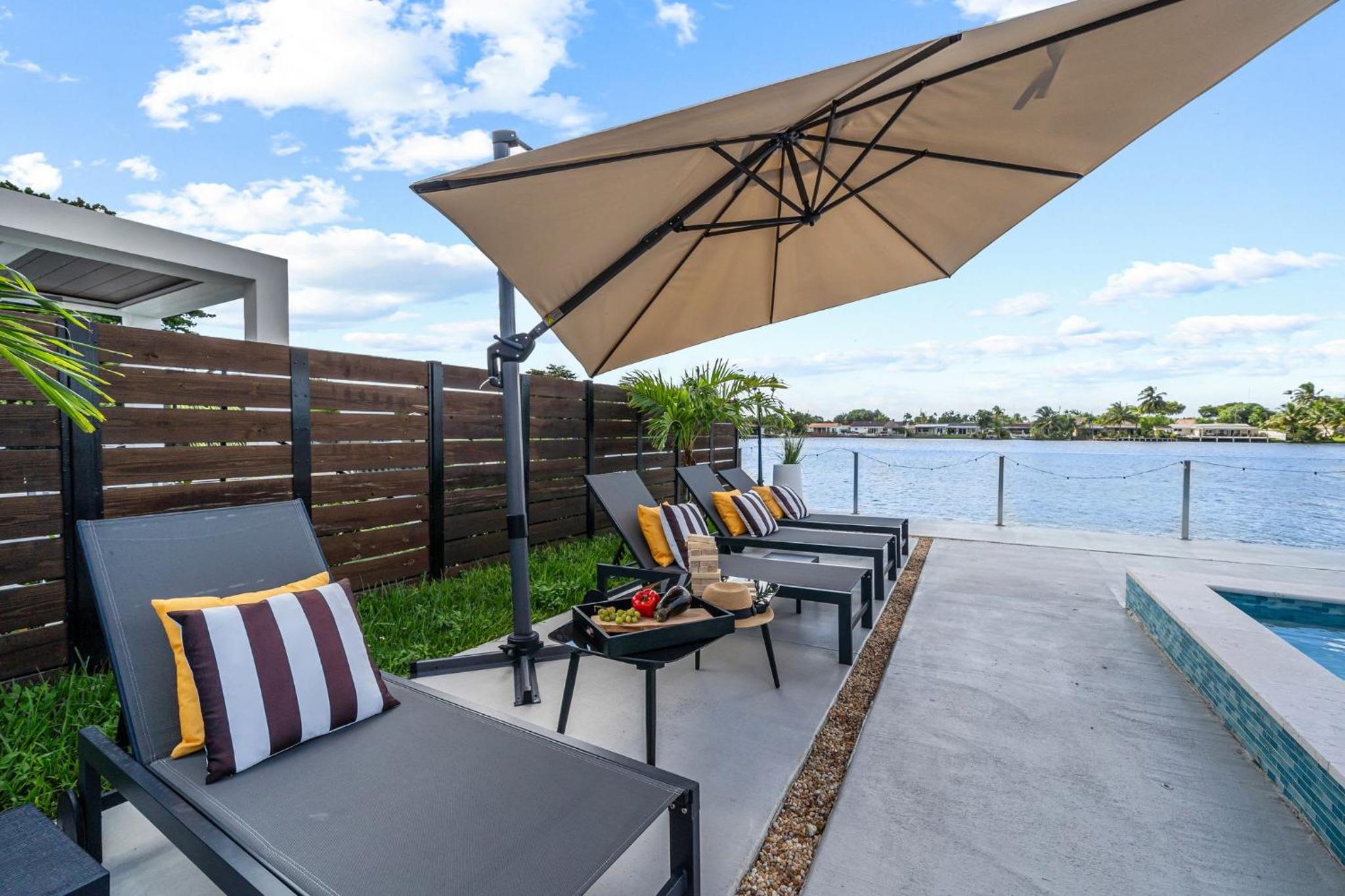 Miami Lakefront Paradise Heated Pool 5 Beds