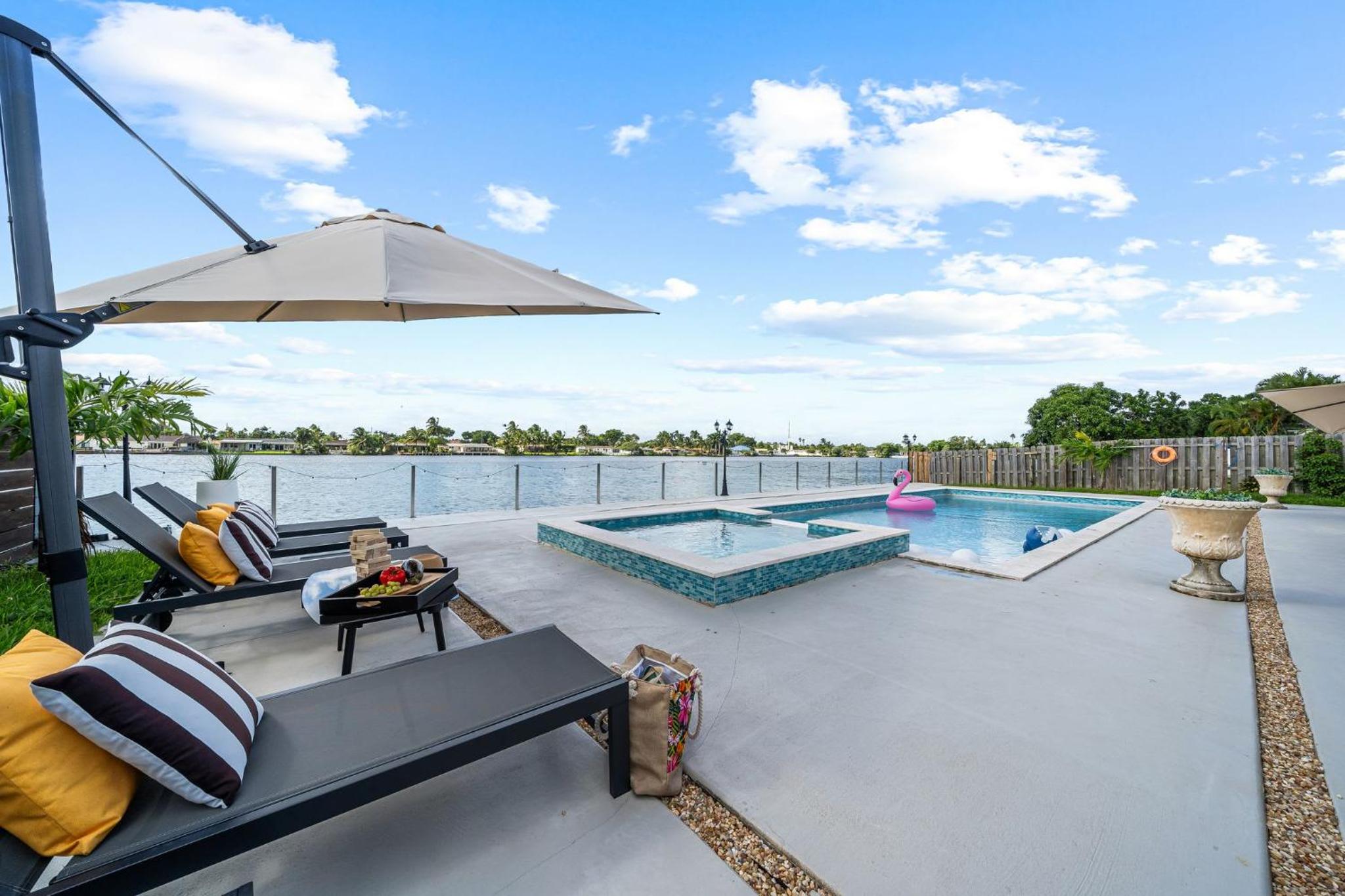 Miami Lakefront Paradise Heated Pool 5 Beds