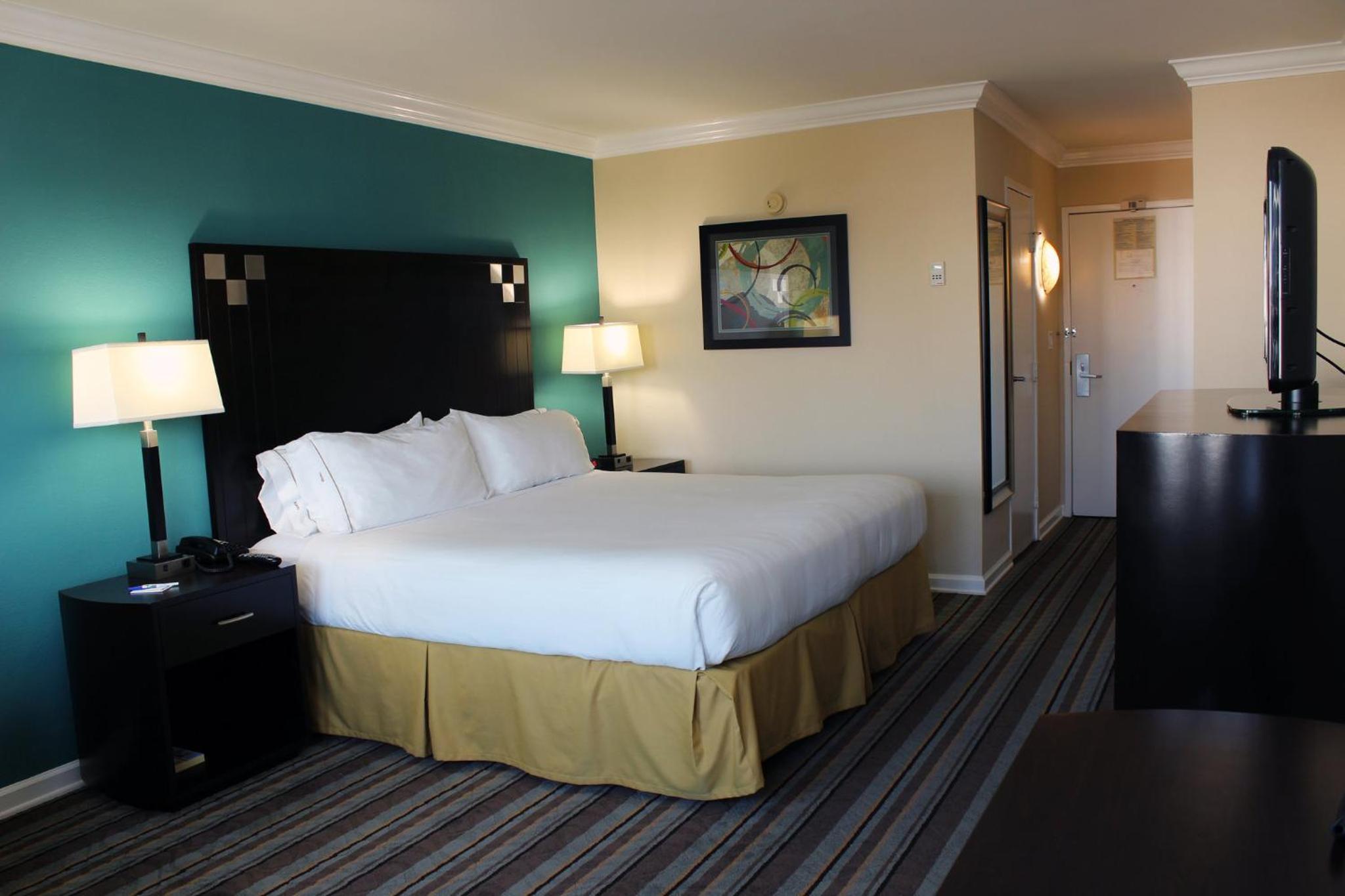 Van Nuys Vacations - Holiday Inn Express Van Nuys, an IHG Hotel - Property Image 14