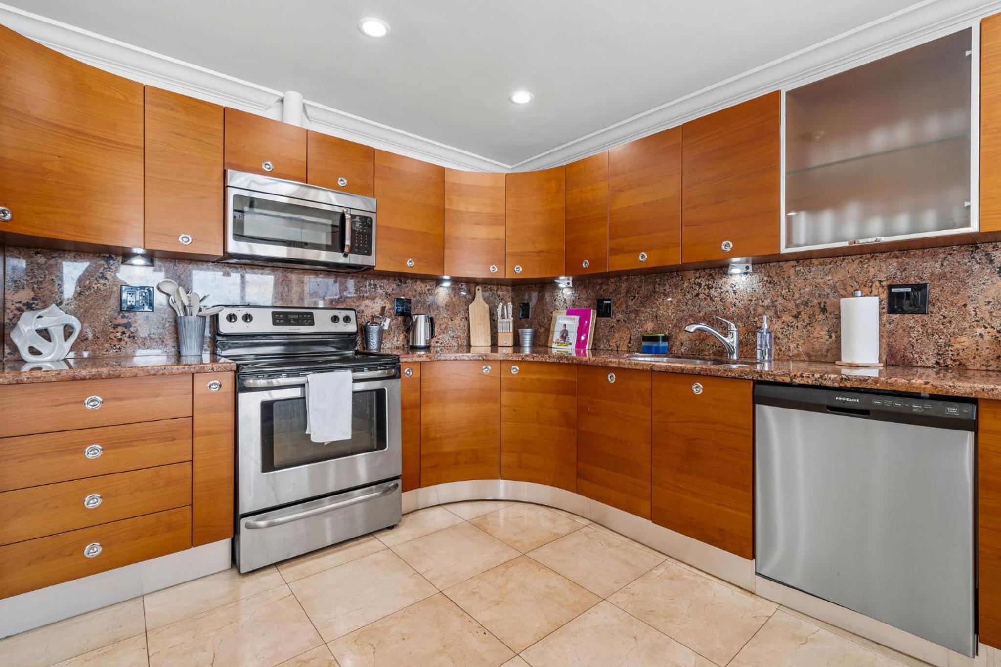 Miami Lakefront Paradise Heated Pool 5 Beds