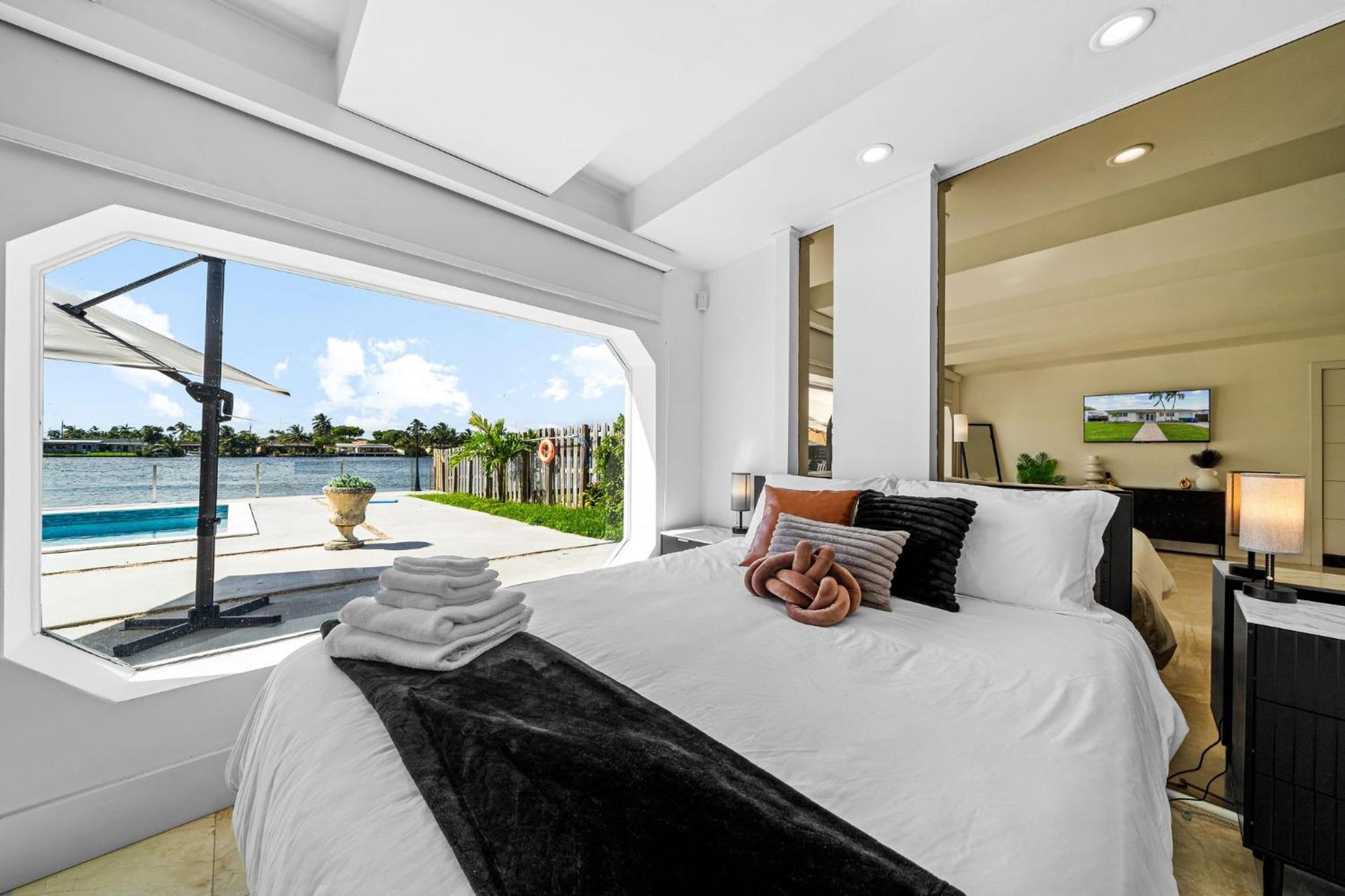 Miami Lakefront Paradise Heated Pool 5 Beds
