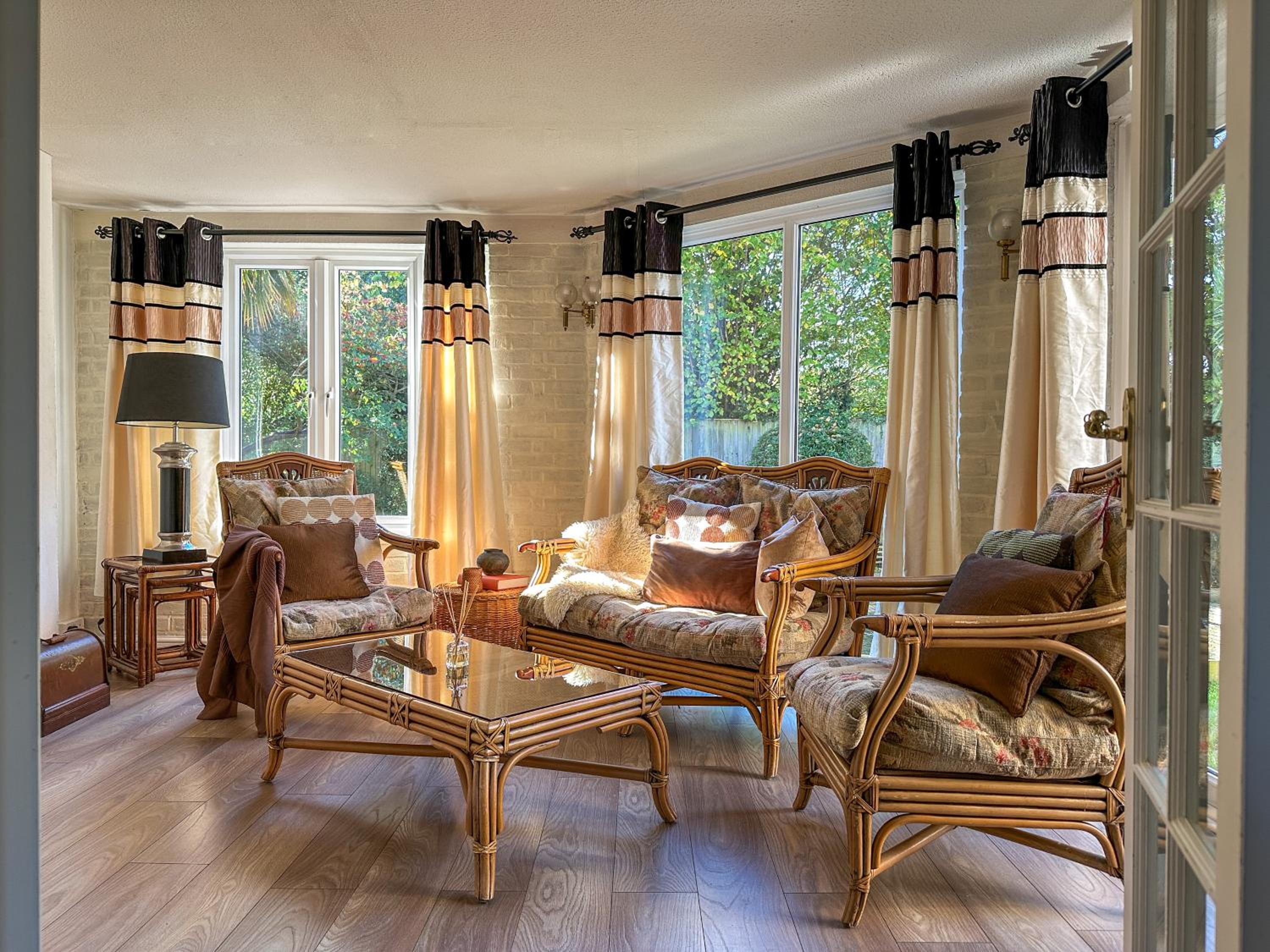 NEW Harkness House - Spacious Canterbury Home - Sleeps 8 view 2