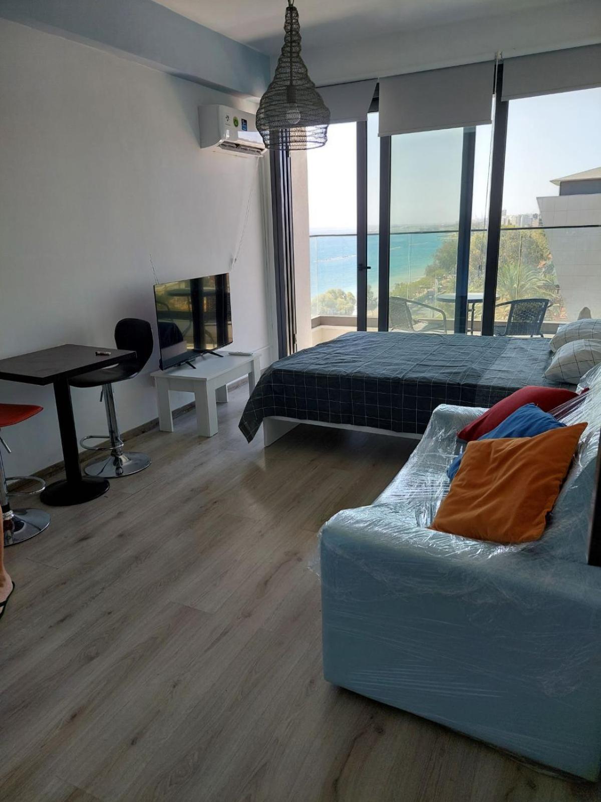 Seafront City Center Studio