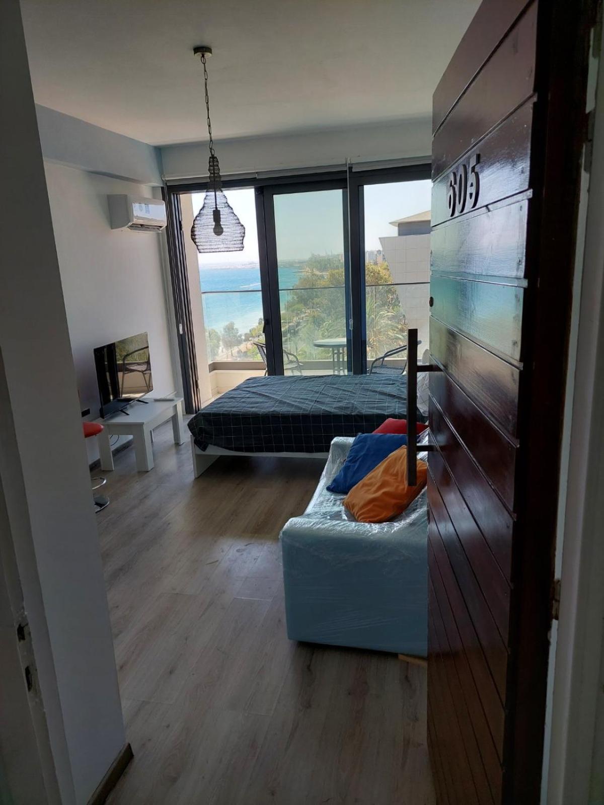 Seafront City Center Studio