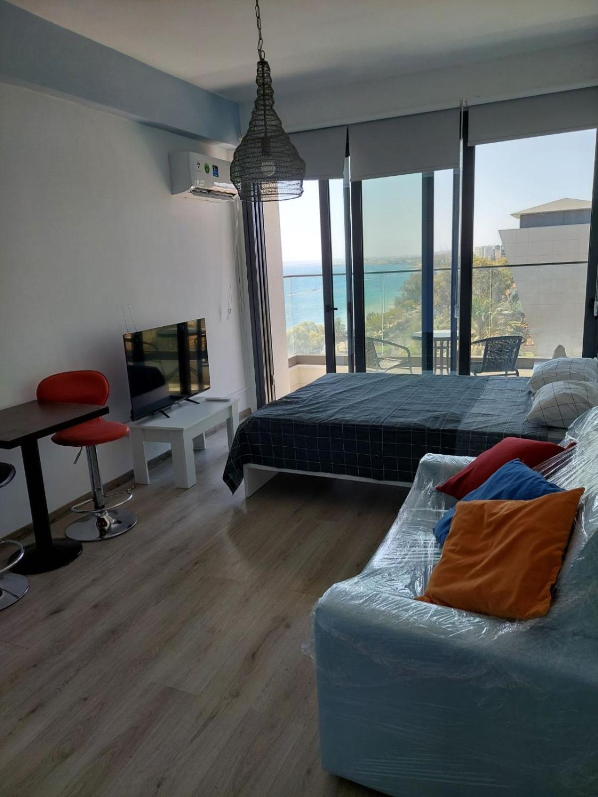 Seafront City Center Studio