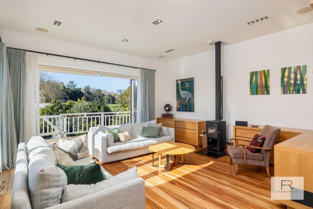 Magnificent Parkside Retreat
