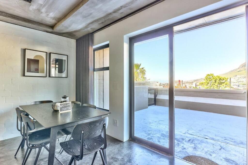 Bo-Kaap Bliss: Ground Floor with Large Patio view 4