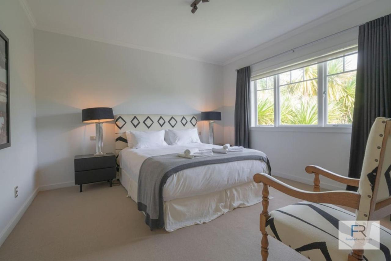 Luxurious Remuera Home view 5