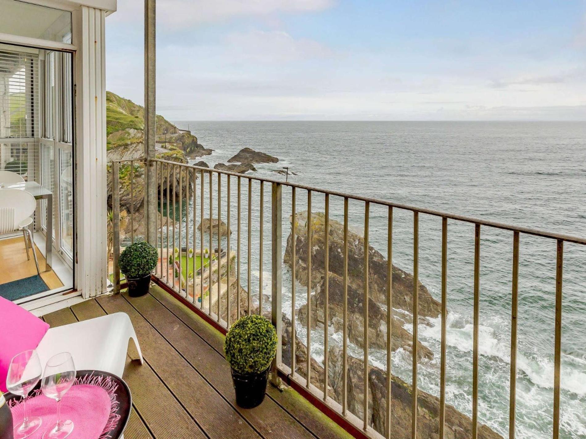 2 Bed in Ilfracombe CAPS8 view 2