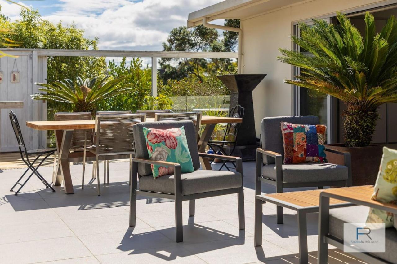 Coastal Courtyard Paradise view 4