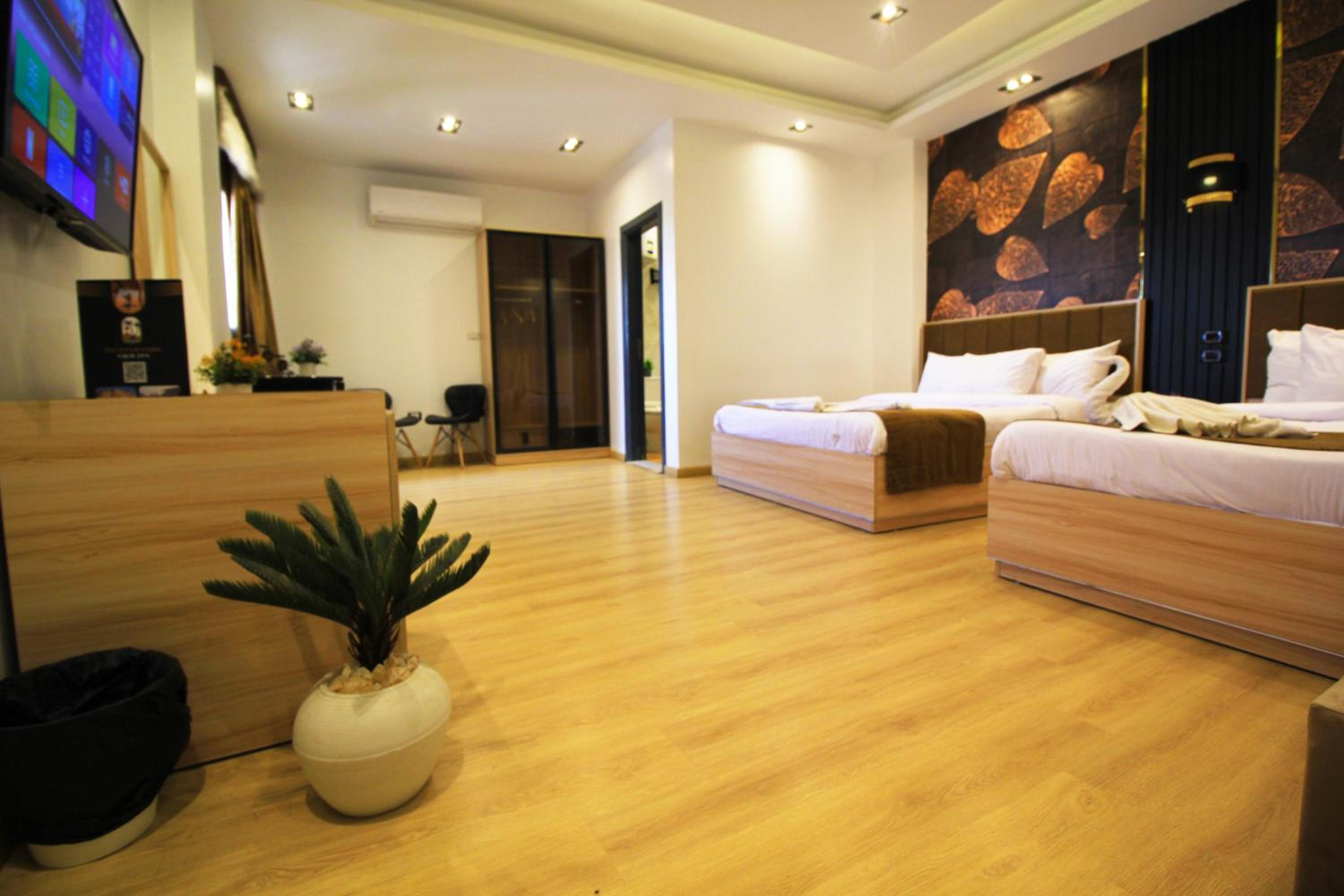 Sphinx Palm View