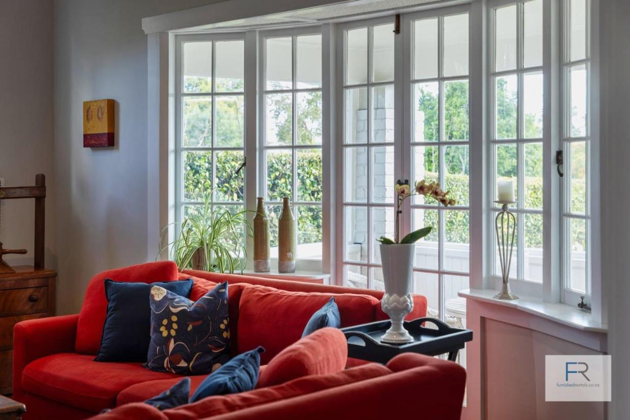 Grand Character Villa in Meadowbank view 4