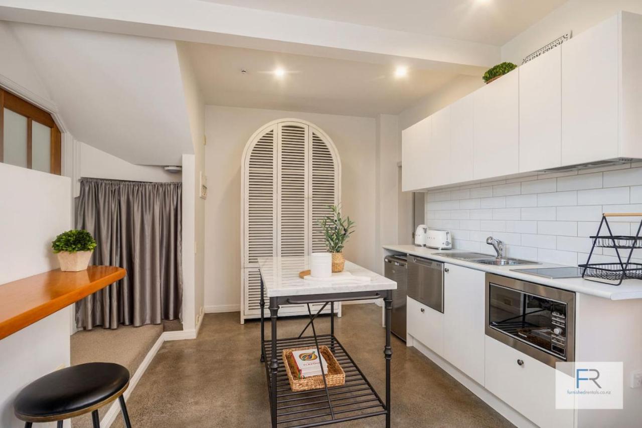 Luxury Freemans Bay Studio with Car Park view 2