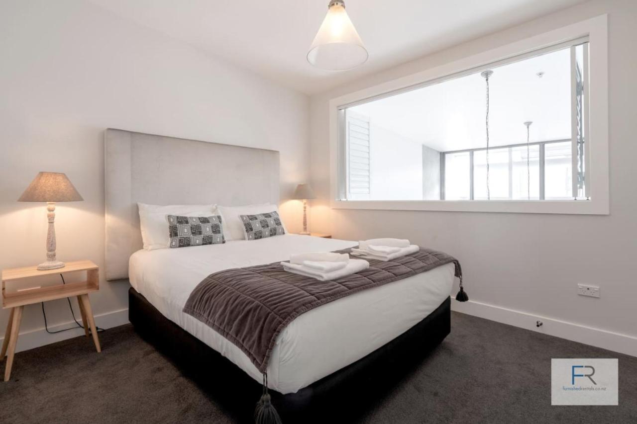 Luxury Mount Eden Apartment view 2