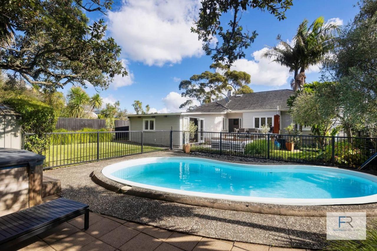 Grand Character Villa in Meadowbank view 5