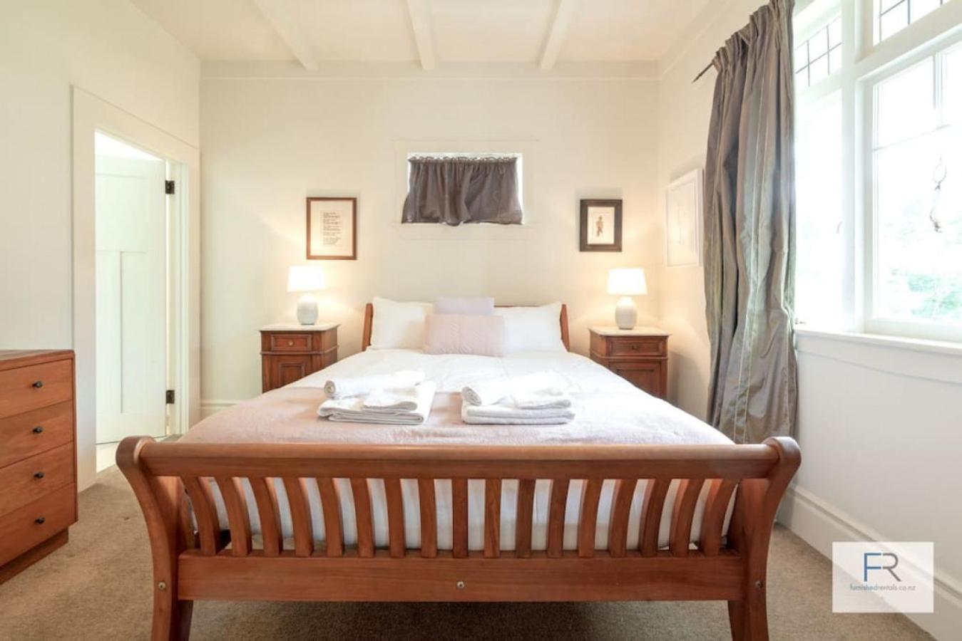 Grand Mount Eden Villa view 5