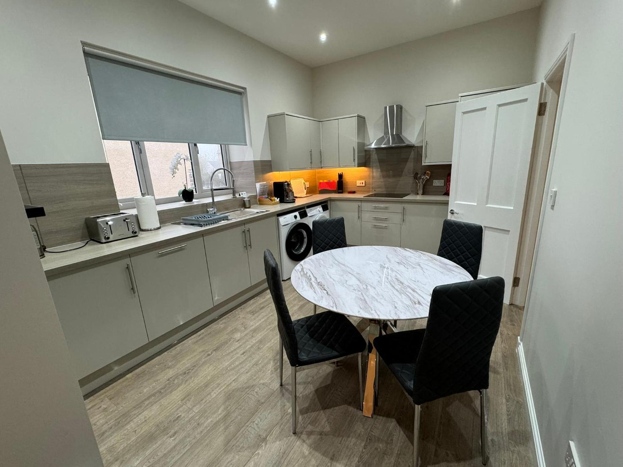 Luxury 2 Bedroom Cottage view 3