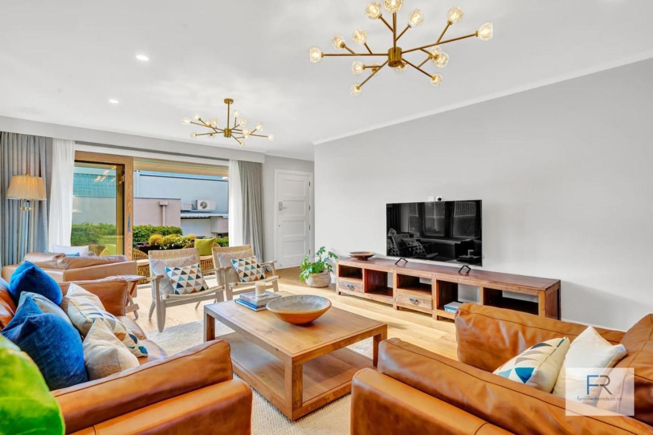 Executive Home on Paritai view 5