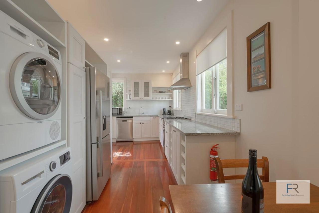 Charming Takapuna Residence view 4