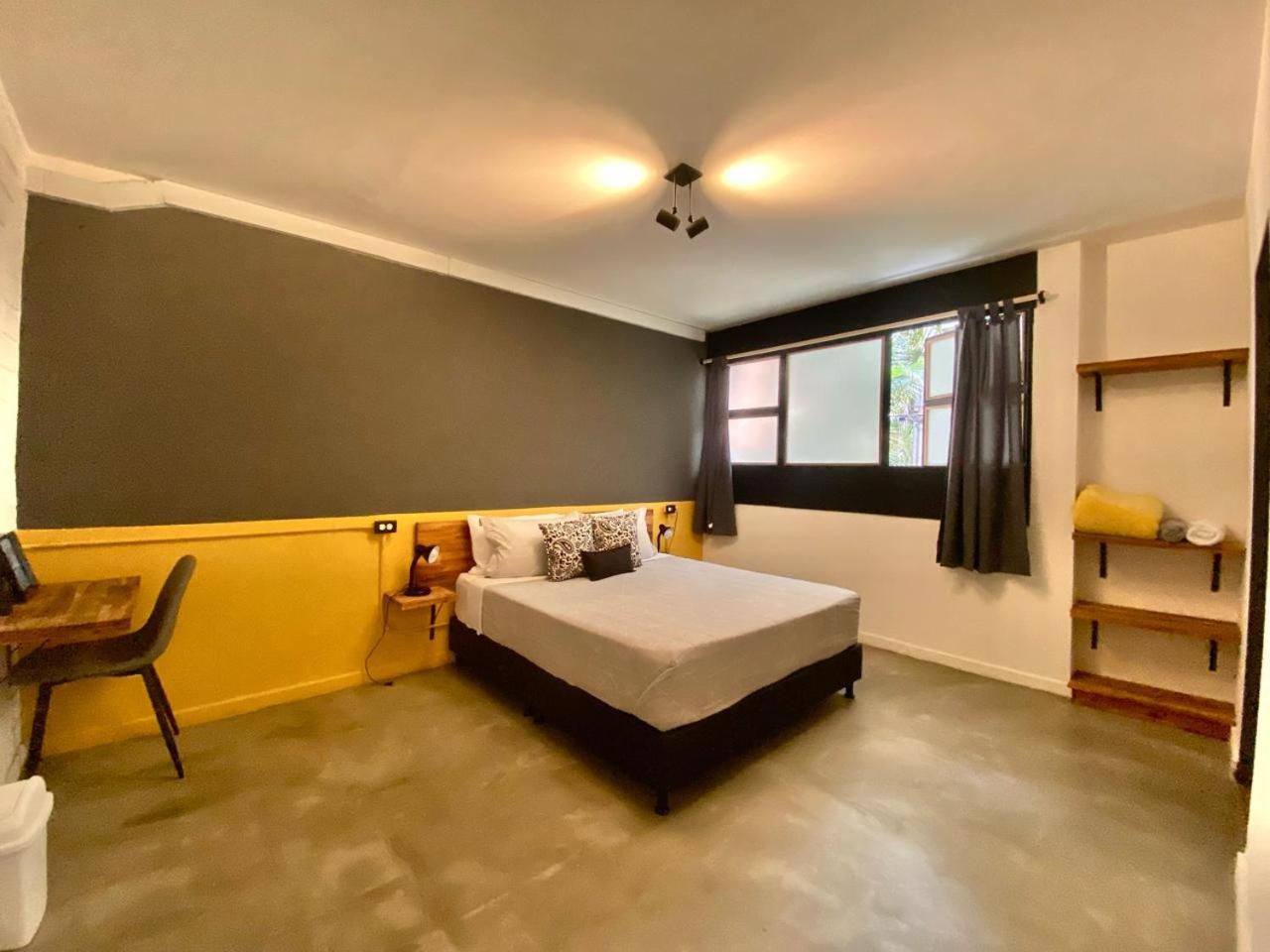 Casa Mosaiko Primer Parque Laureles view 4