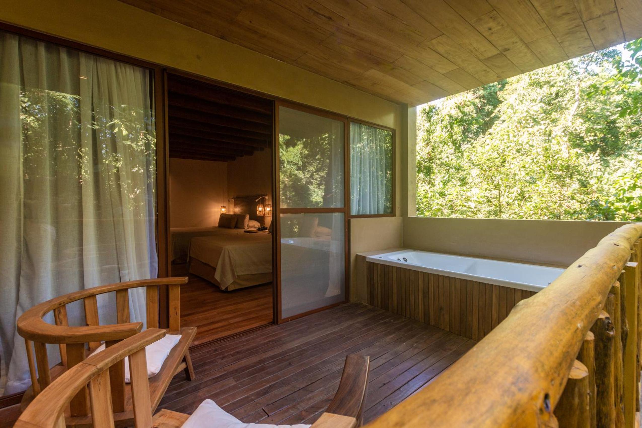 La Aldea De La Selva Lodge