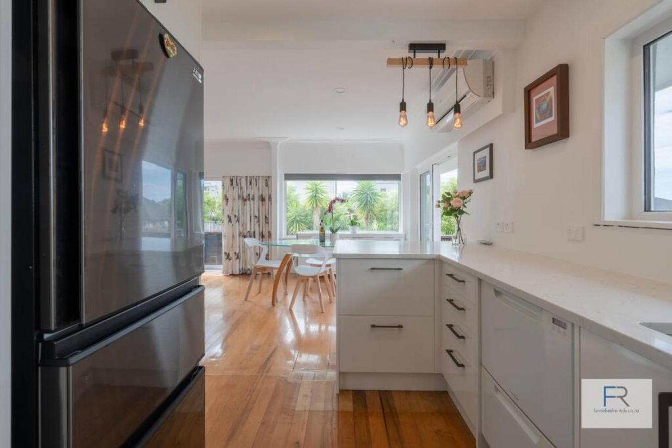 Charming Home Forrest Hill view 3