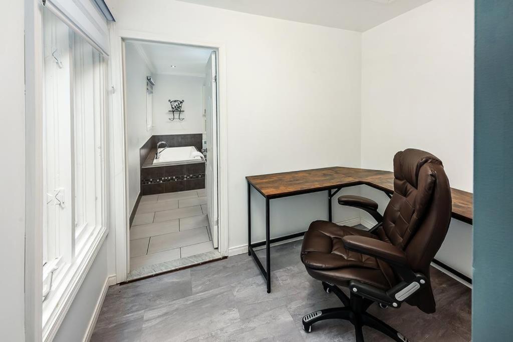 Chalet Montcalm in Chertsey