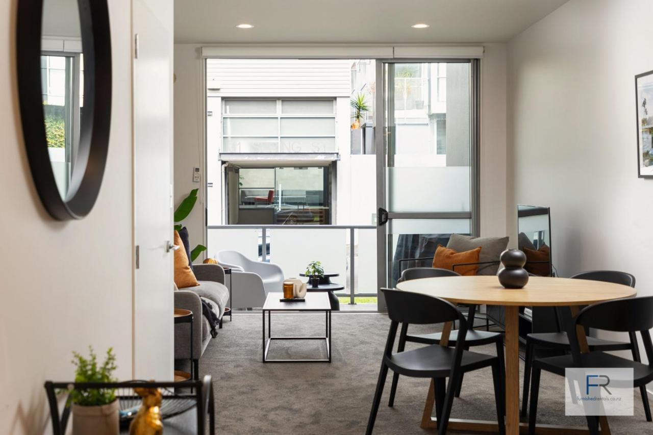 Executive Townhouse Auckland by Furnished Rentals