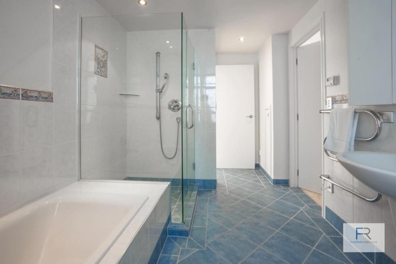 Seaview Haven in Castor Bay view 2