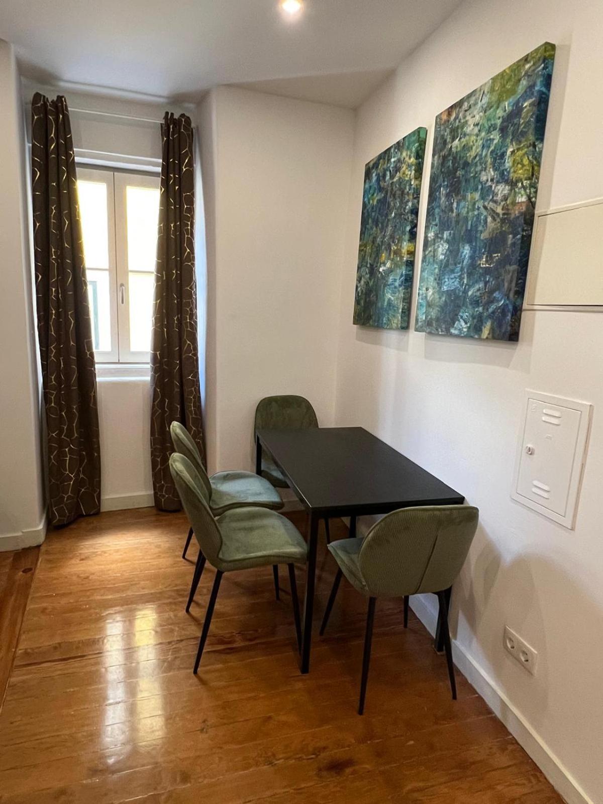 32 2 - Heart of Lisbon Private Apartment, Bairro Alto view 2