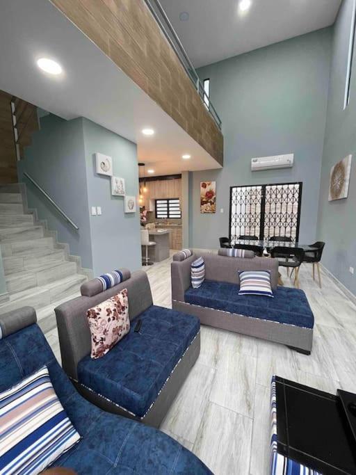 Casa hermosa con piscina