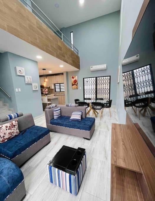 Casa hermosa con piscina