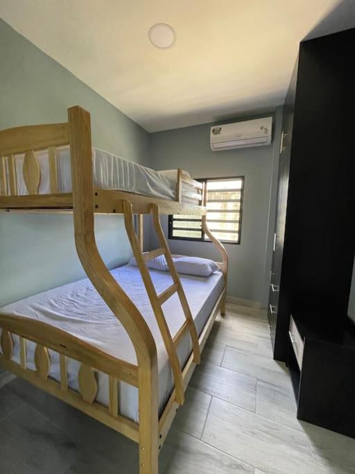 Casa hermosa con piscina