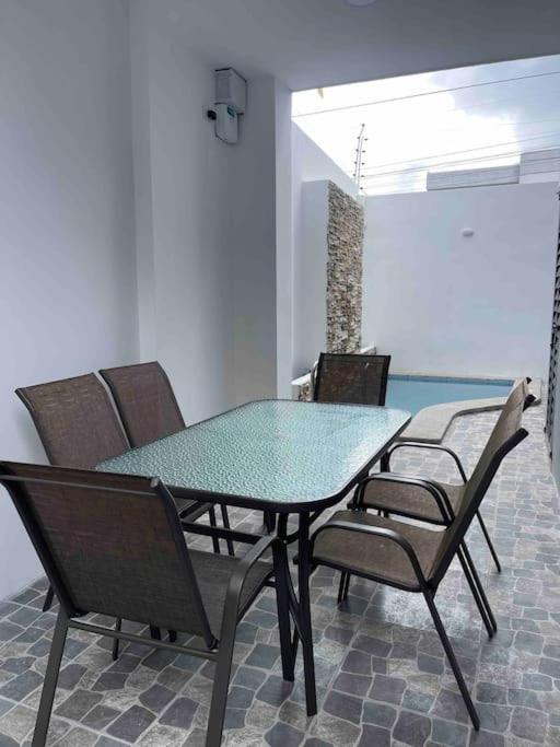 Casa hermosa con piscina