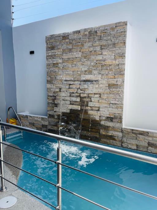 Casa hermosa con piscina