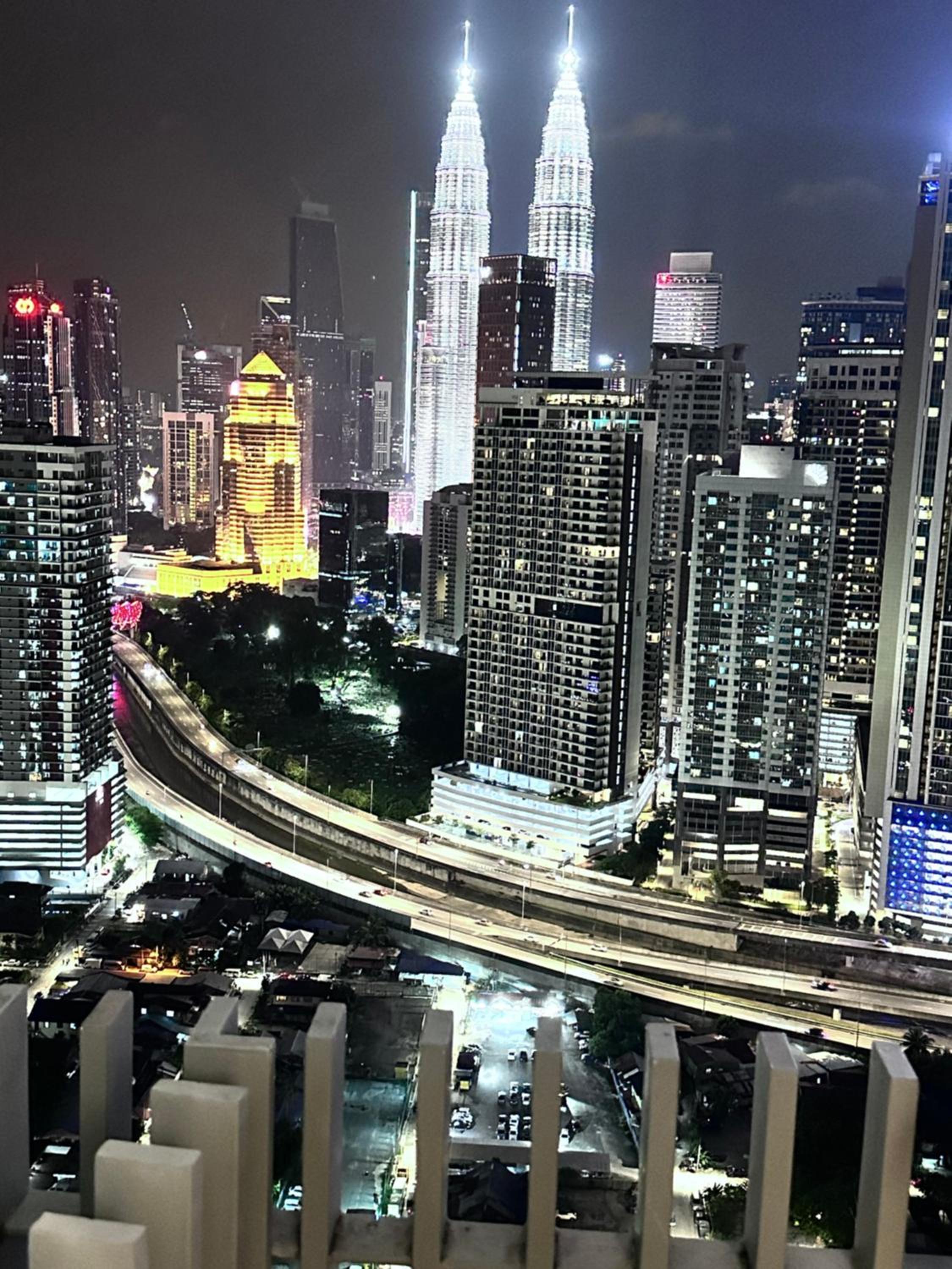 THE LUXE INFINITUM KLCC By KL MALAYSIA