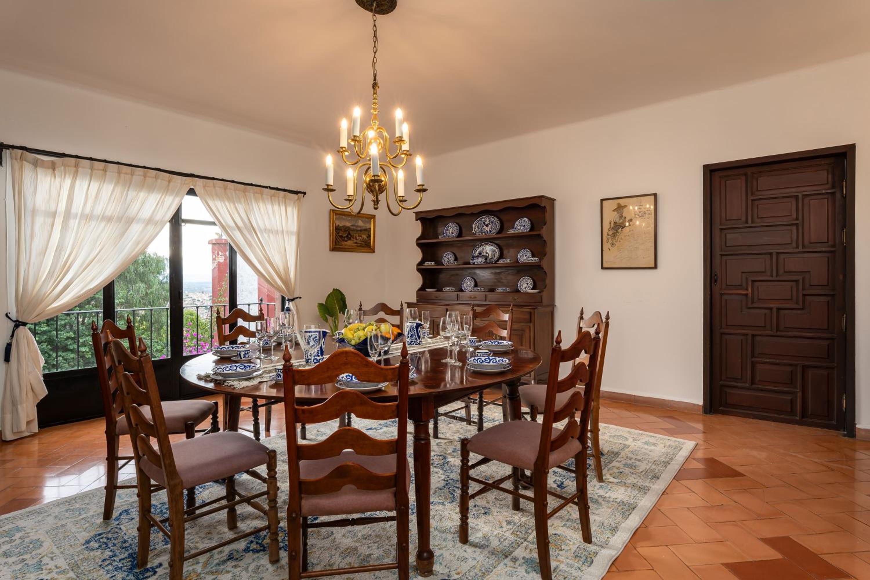 Casa Pedro Vargas, 6BR Estate with Hot Tub & Modern Comforts view 3