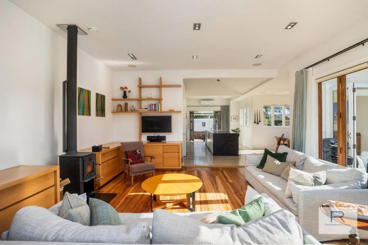 Magnificent Parkside Retreat