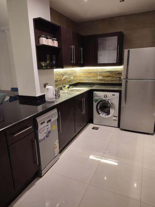 Newly refurbished 3 bed apartment