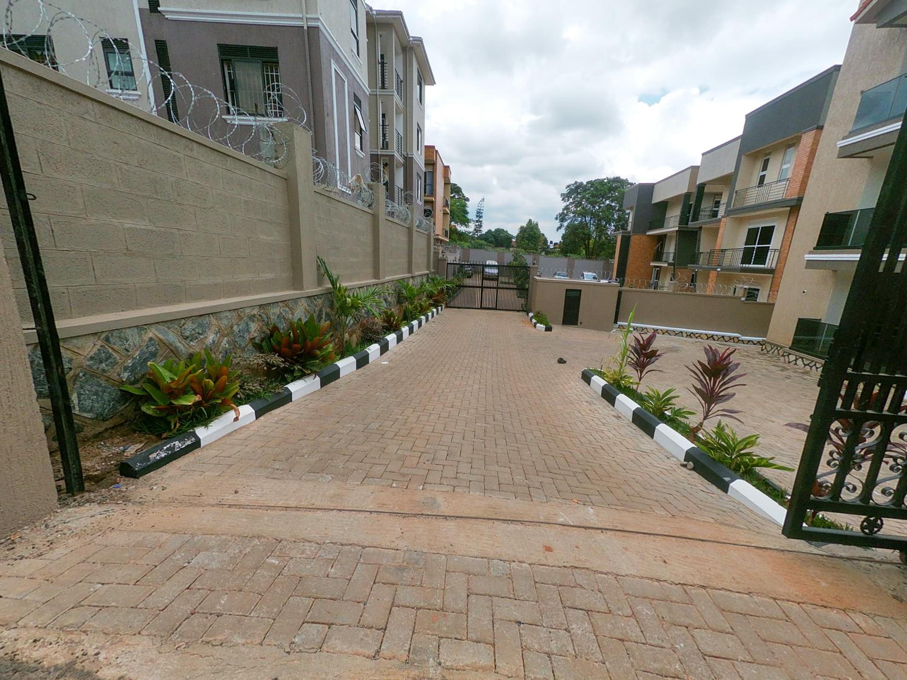 Cozy furnished apartment Kalungu Bunga Kampala view 2