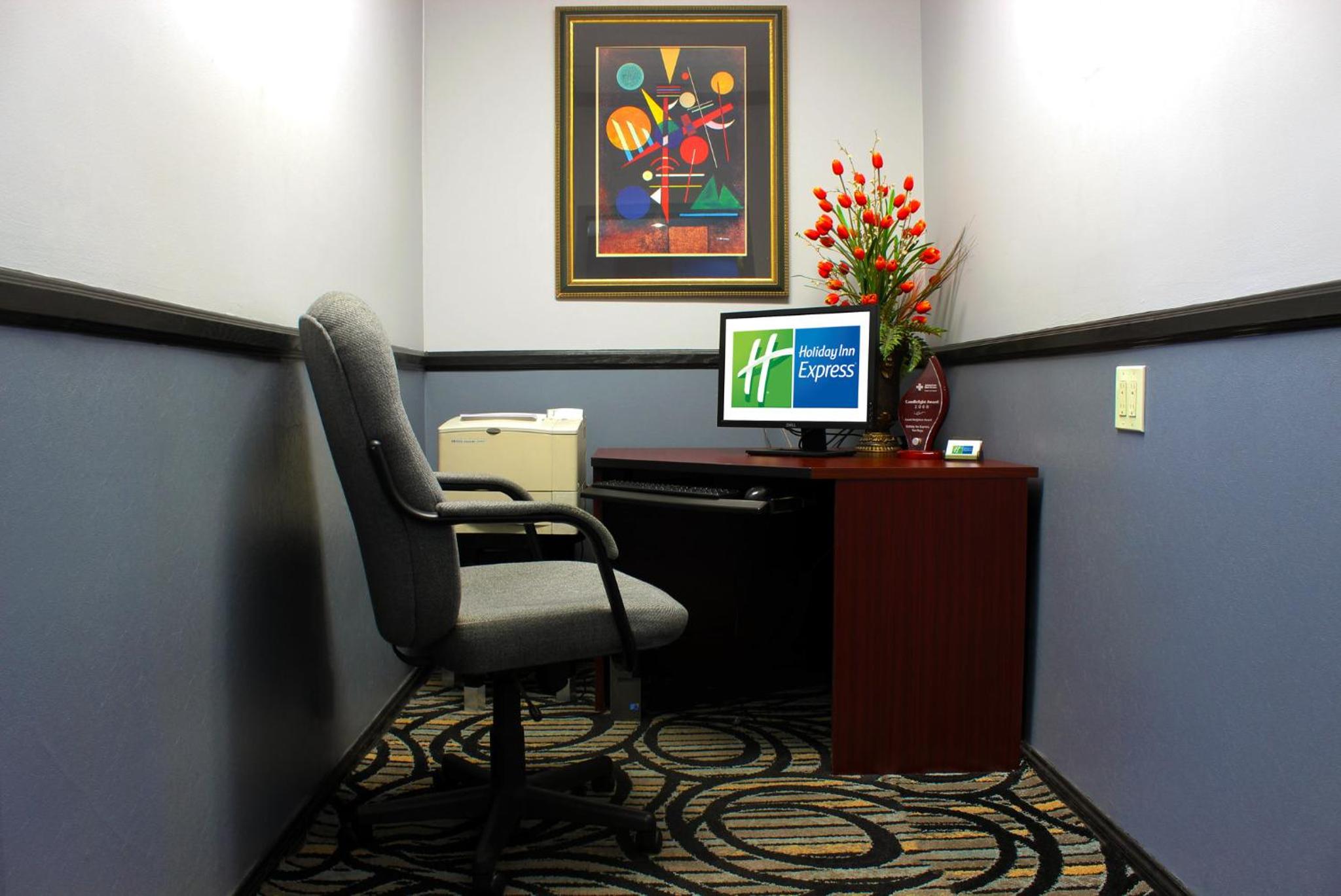 Van Nuys Vacations - Holiday Inn Express Van Nuys, an IHG Hotel - Property Image 19