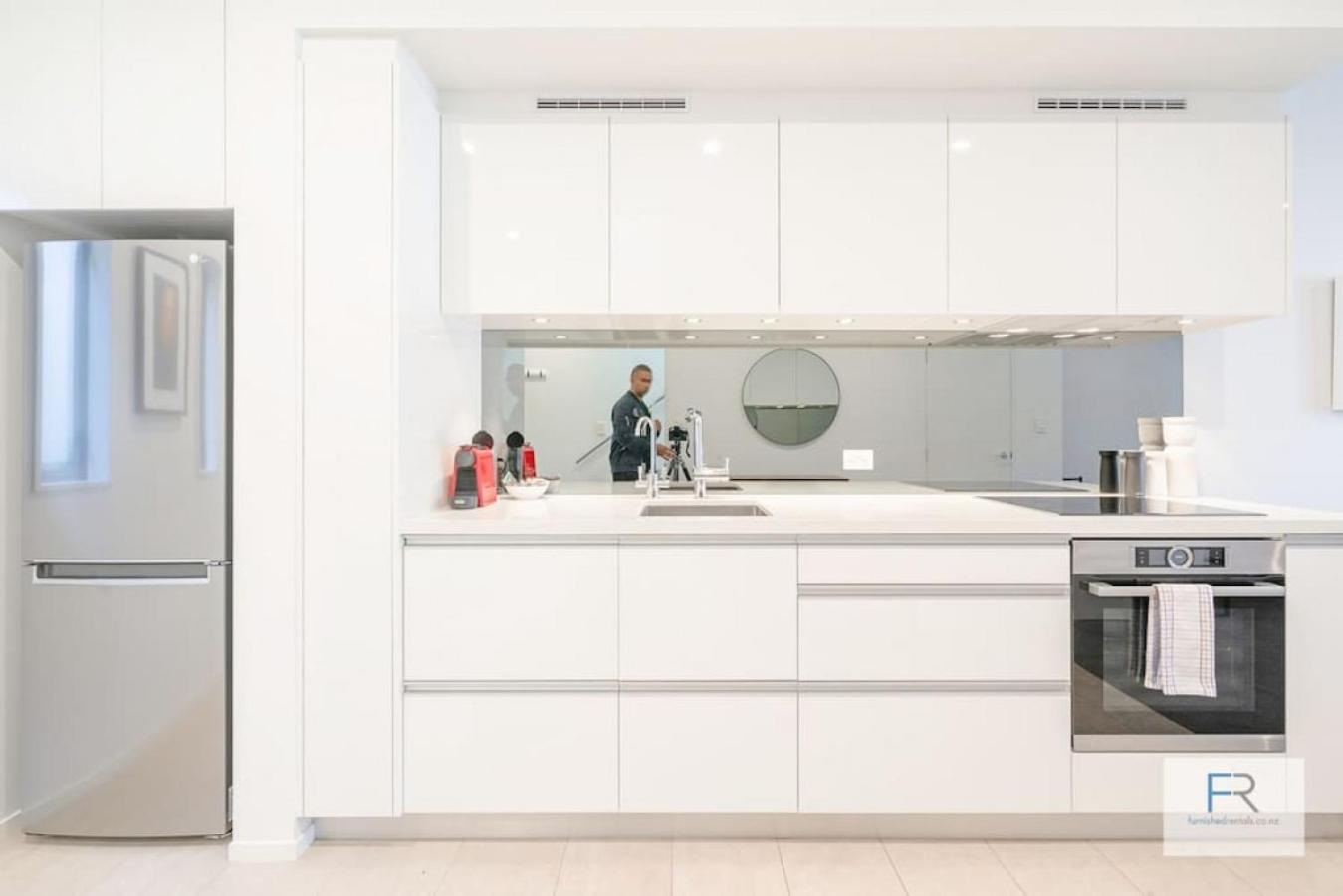 Executive city-fringe Townhouse